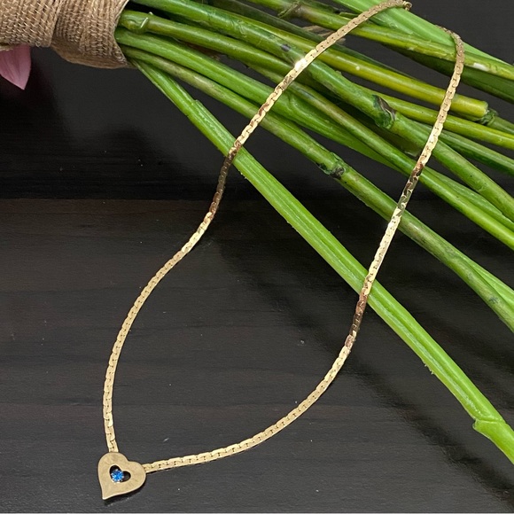 Unsigned Vintage Gold-tone Snake Chain Heart Pendant with Blue Stone Necklace - Picture 1 of 11